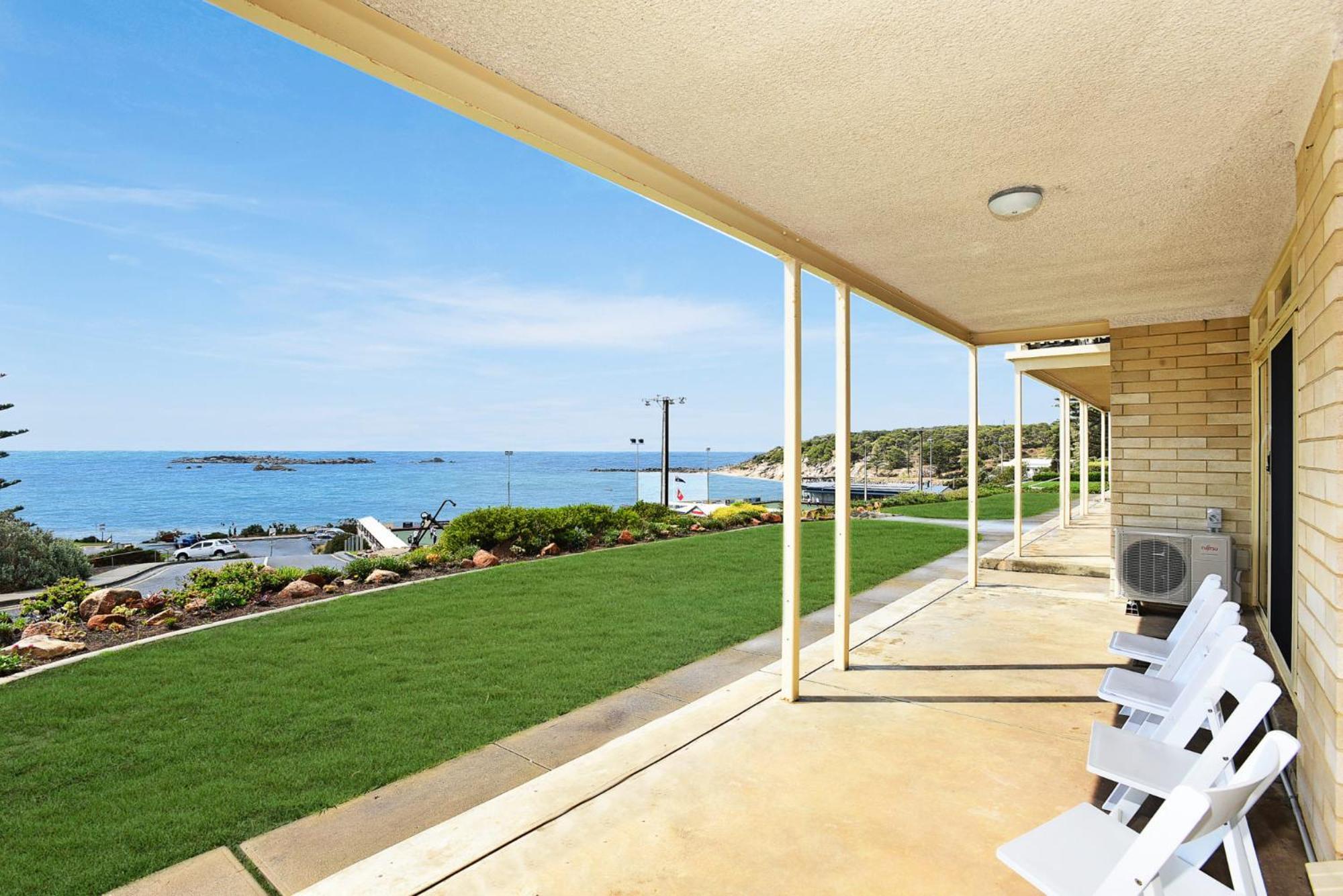 Dolphins Beachfront Apartment No 4 Port Elliot Exterior foto